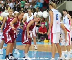 The Czech Republic and Latvia at EuroBasket Women 2009 © womensbasketball-in-france.com