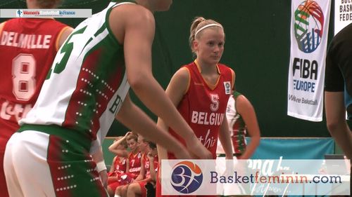 Julie Vanloo © basketfeminin.com