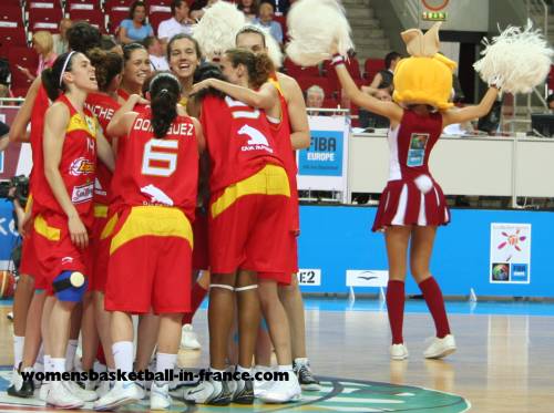  Spain alreay in quarter-final after beating Greece at  EuroBasket Women 2009 © womensbasketball-in-france.com